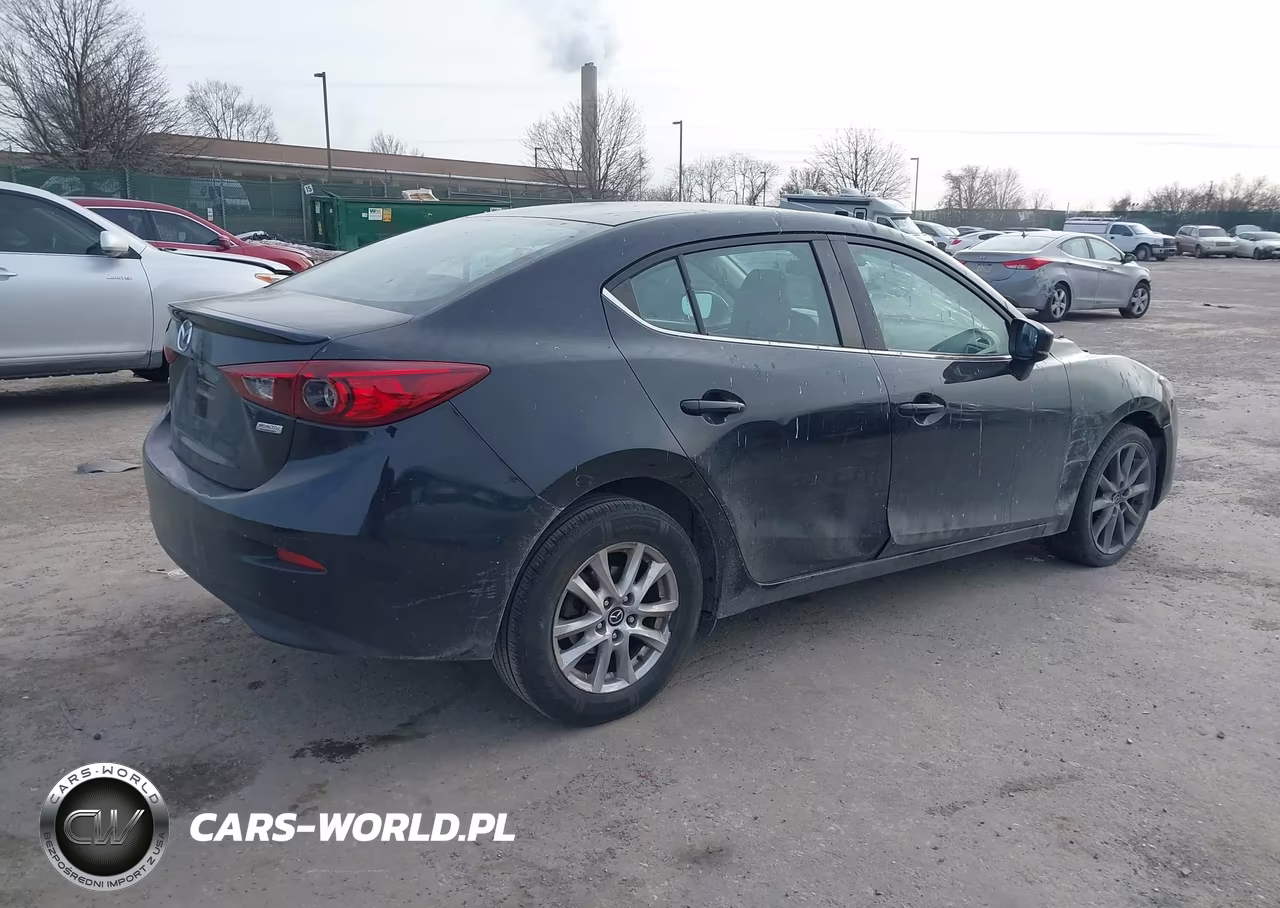 2018 Mazda Mazda3 Touring VIN:3MZBN1V3XJM199430 - 4