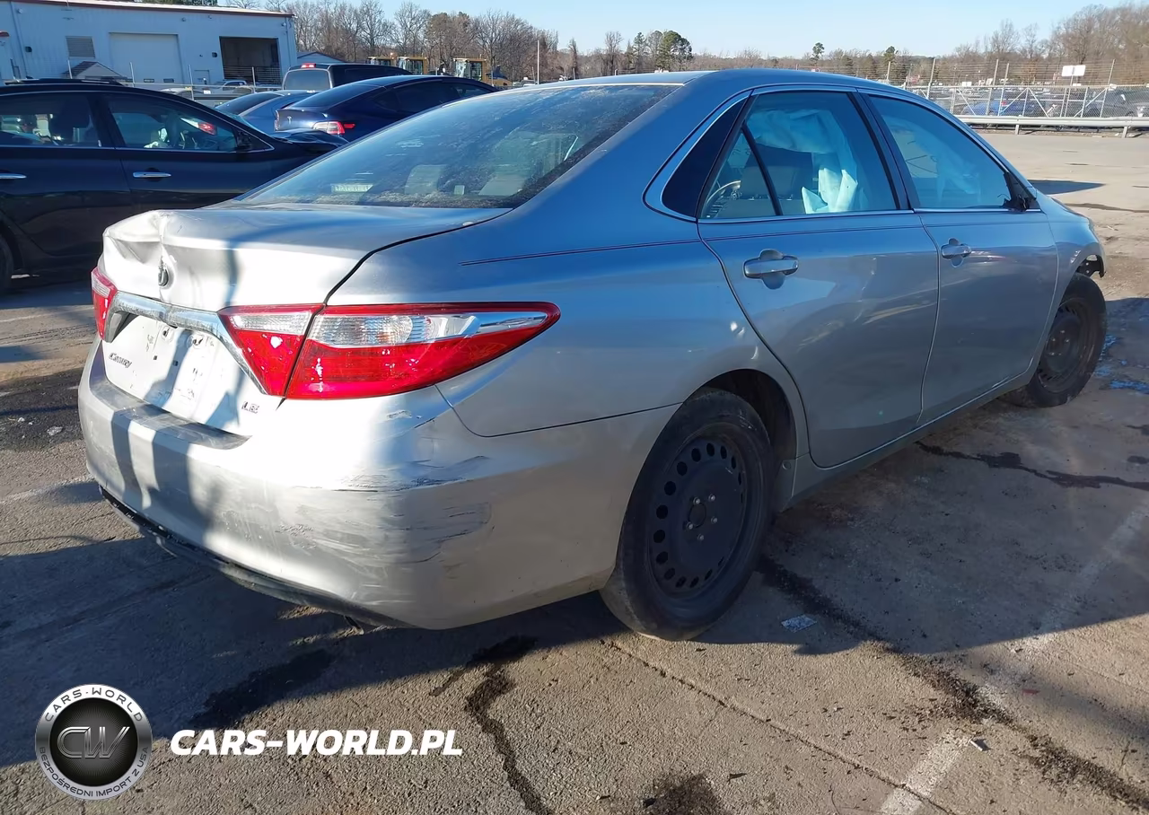 2016 Toyota Camry Le VIN:4T1BF1FK8GU119113 - 4