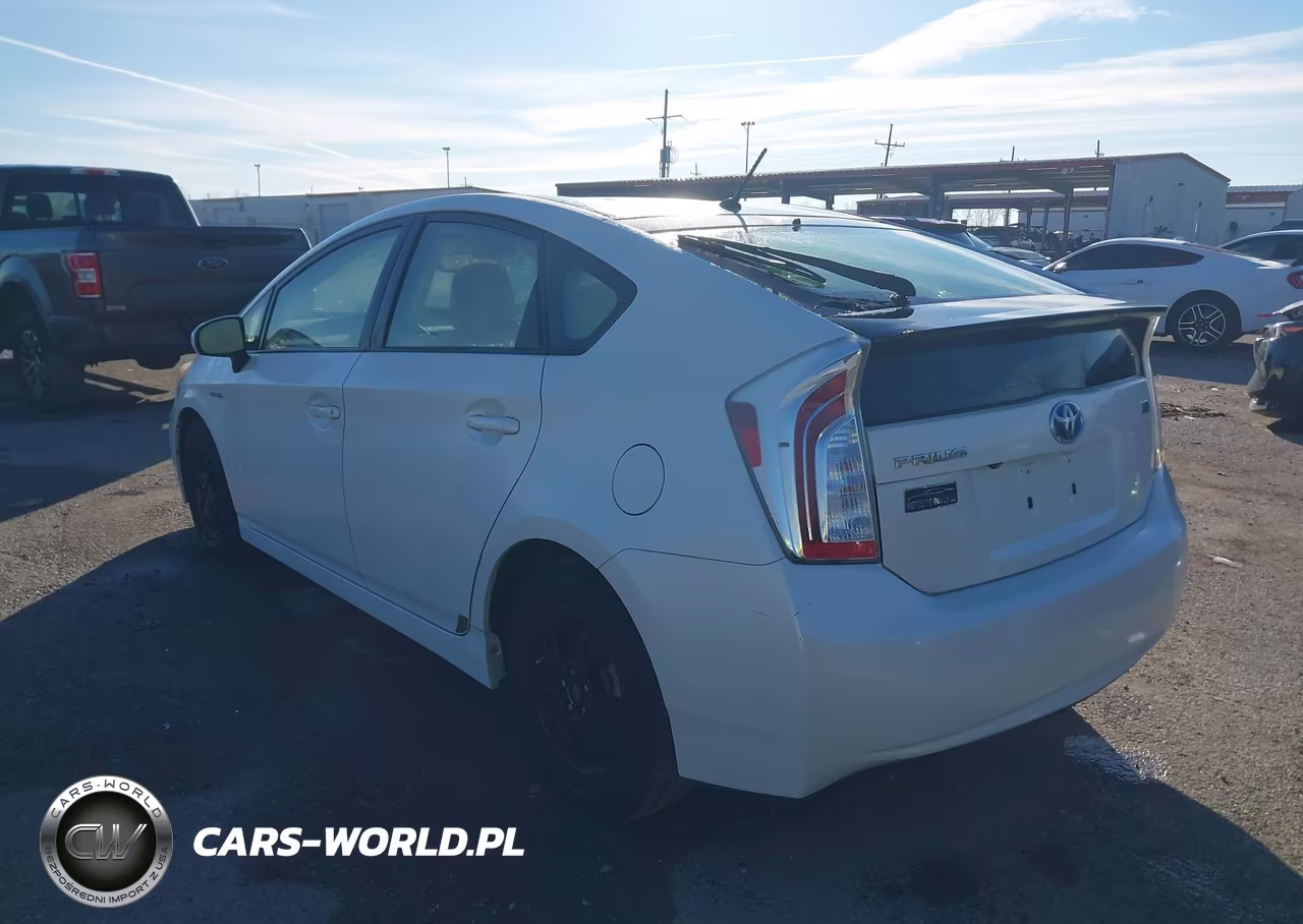 2015 Toyota Prius Two VIN:JTDKN3DU1F0407598 - 3