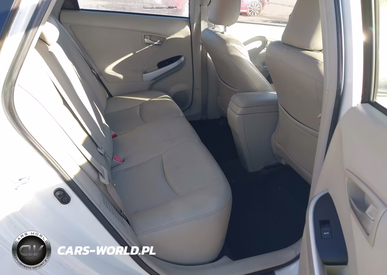 2015 Toyota Prius Two VIN:JTDKN3DU1F0407598 - 8