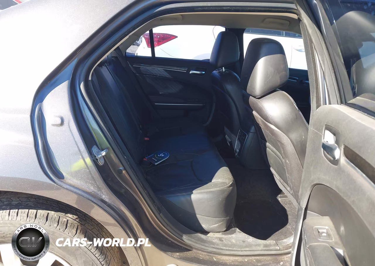 2015 Chrysler 300 Limited VIN:2C3CCAAG5FH796937 - 7