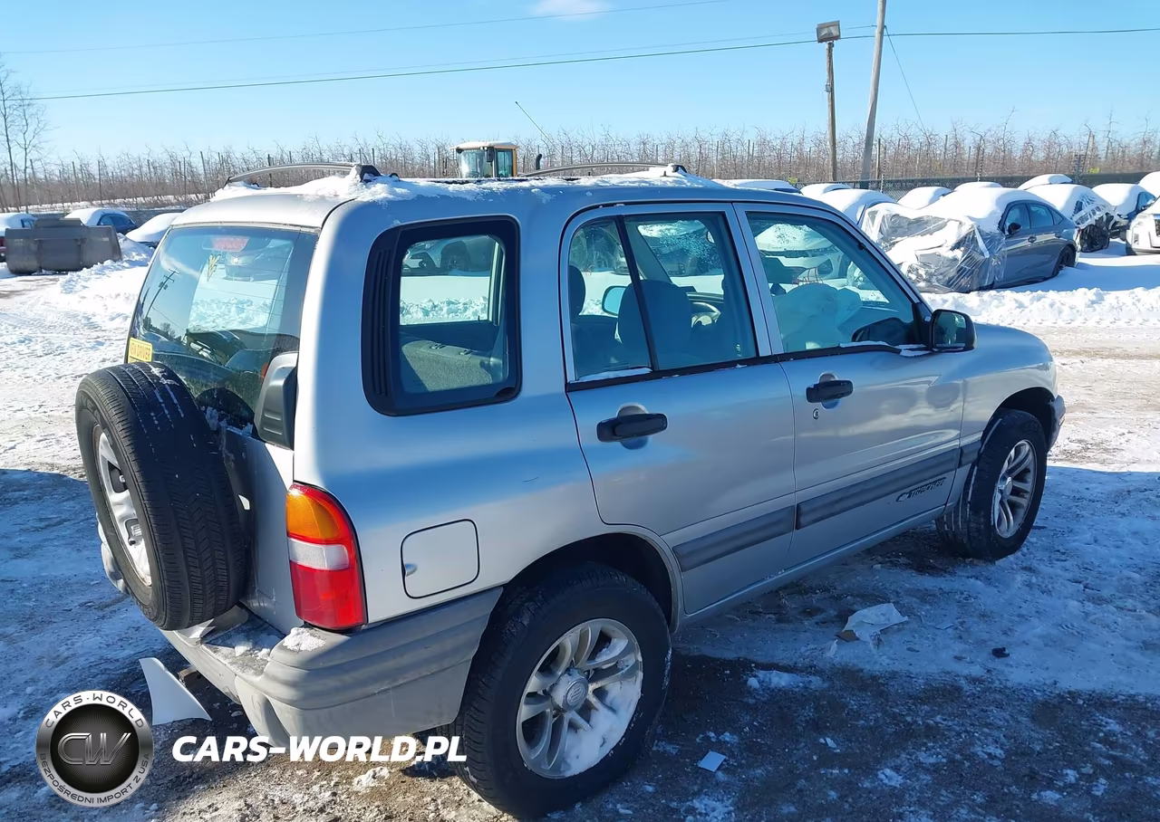 2001 Chevrolet Tracker Hard Top Base VIN:2CNBE13C916923846 - 4