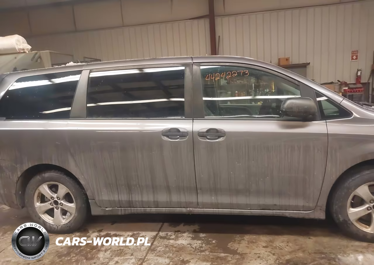 2019 Toyota Sienna L 7 Passenger VIN:5TDZZ3DC8KS966387 - 13