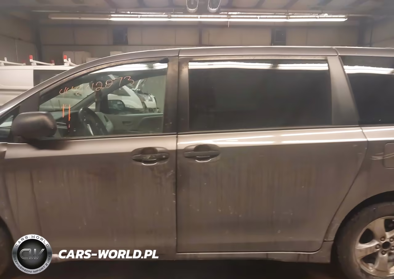 2019 Toyota Sienna L 7 Passenger VIN:5TDZZ3DC8KS966387 - 14