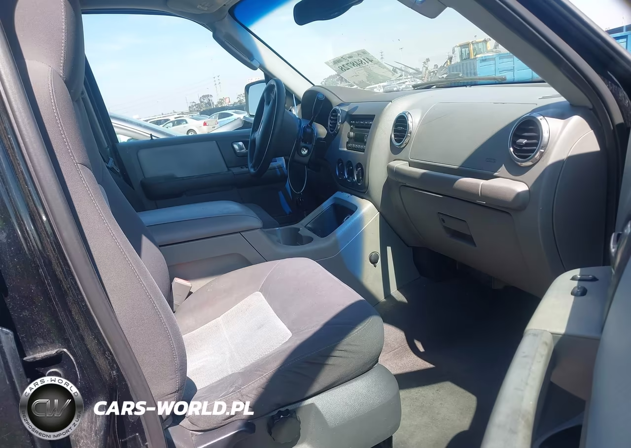 2004 Ford Expedition Xlt VIN:1FMPU15L94LA57079 - 5