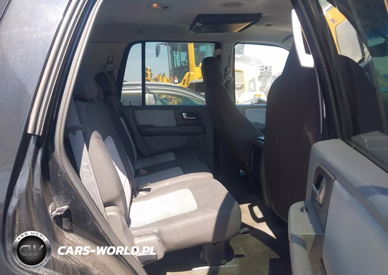 2004 Ford Expedition Xlt VIN:1FMPU15L94LA57079 - 8