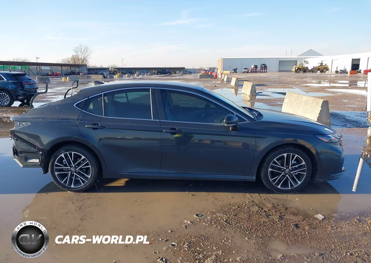 2026 Toyota Camry Xle VIN:4T1DAACK4TU221109 - 14