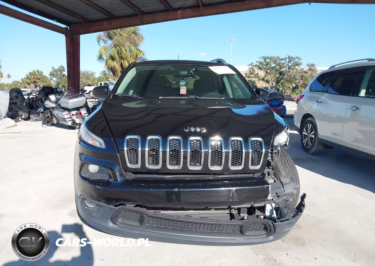 2017 Jeep Cherokee Latitude 4X4 VIN:1C4PJMCS9HW646713 - 12