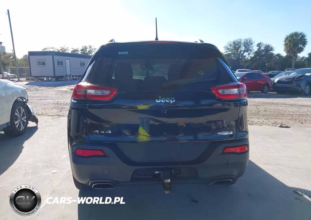2017 Jeep Cherokee Latitude 4X4 VIN:1C4PJMCS9HW646713 - 16
