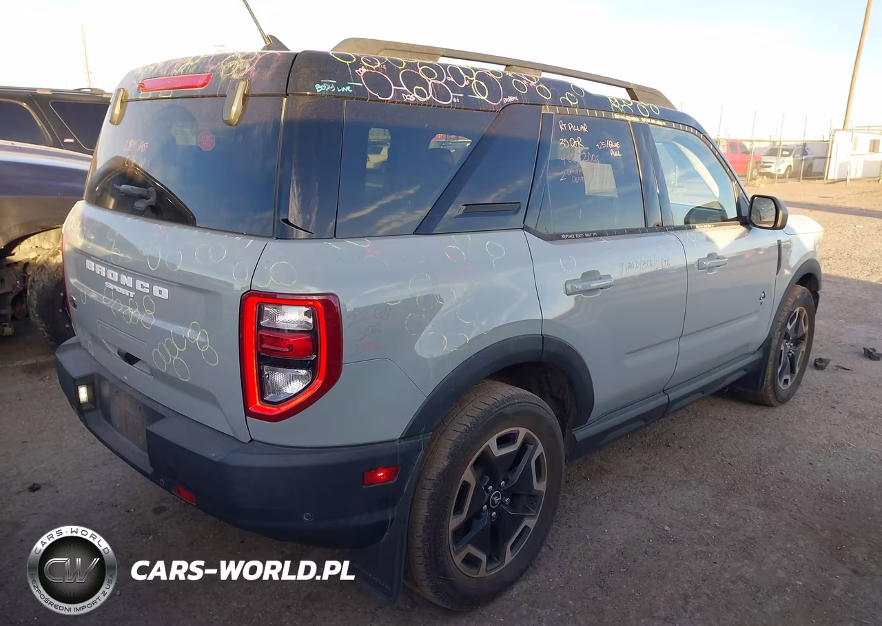 2021 Ford Bronco Sport Outer Banks VIN:3FMCR9C62MRA31792 - 4