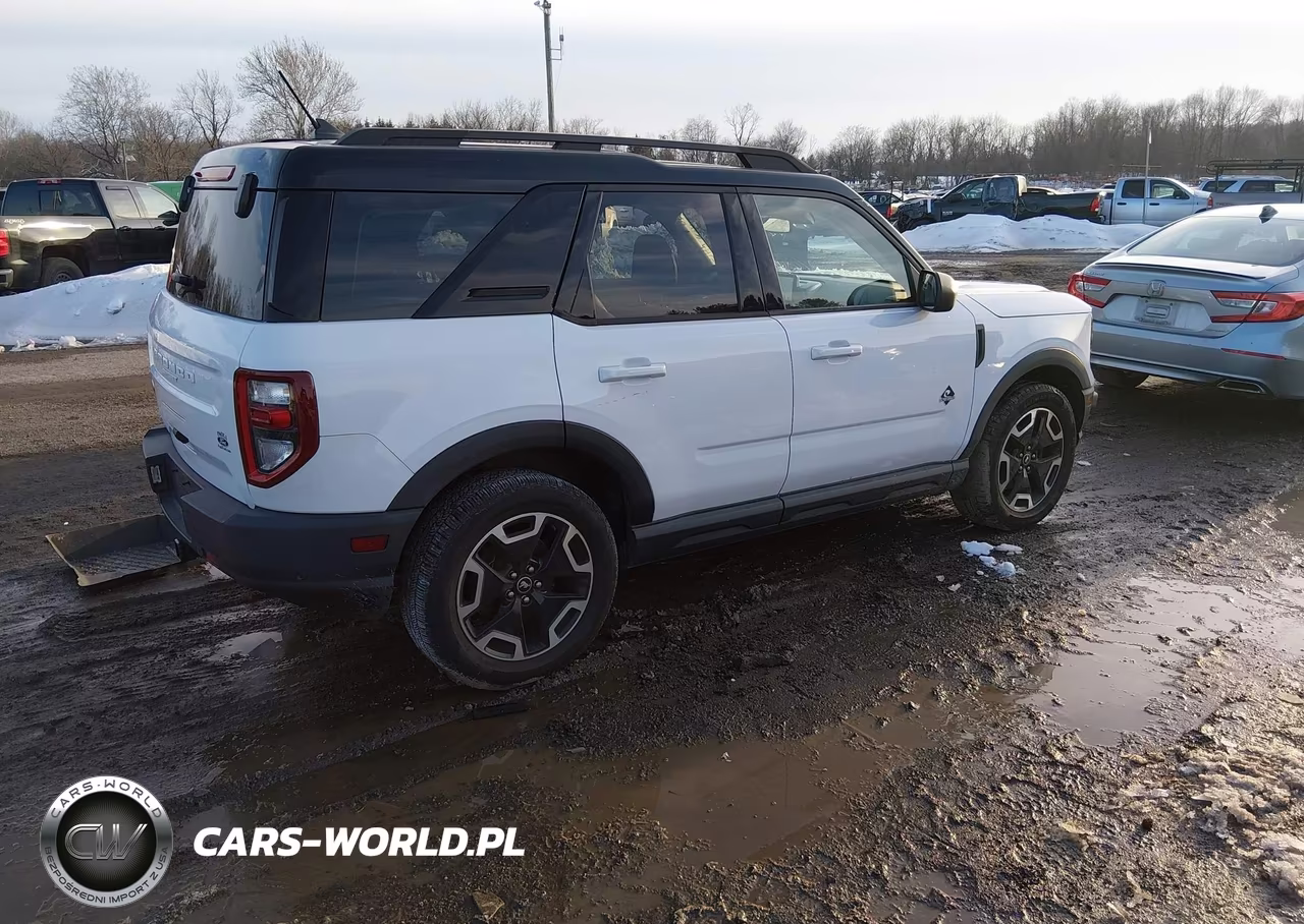 2021 Ford Bronco Sport Outer Banks VIN:3FMCR9C68MRA60696 - 4
