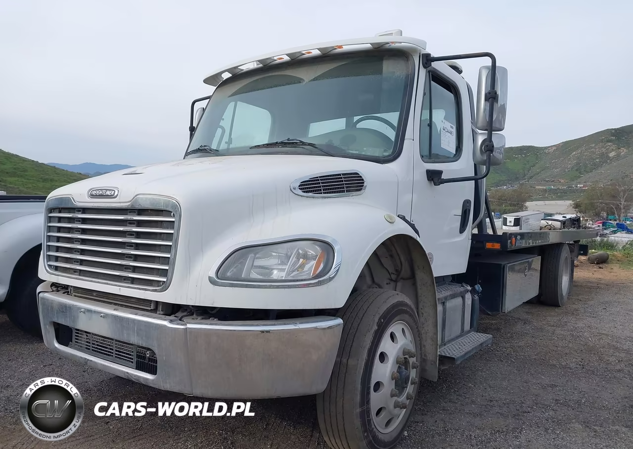 2018 Freightliner M2 106 VIN:1FVACWFC7JHJS8033 - 2