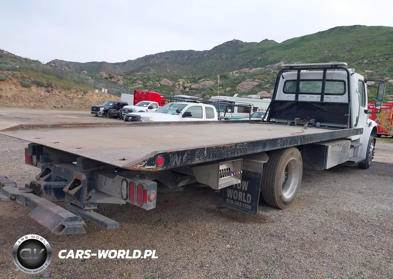2018 Freightliner M2 106 VIN:1FVACWFC7JHJS8033 - 4