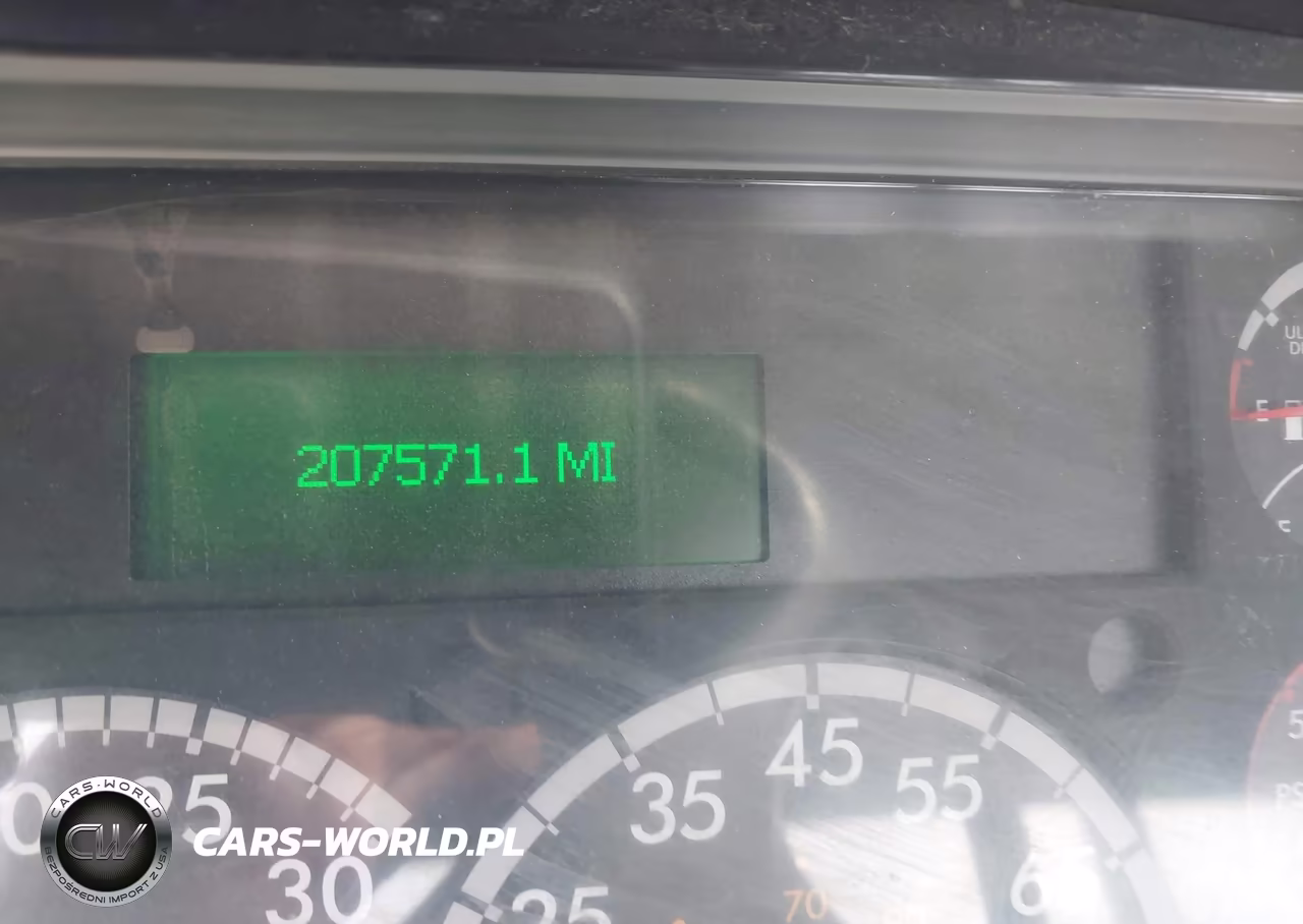 2018 Freightliner M2 106 VIN:1FVACWFC7JHJS8033 - 5