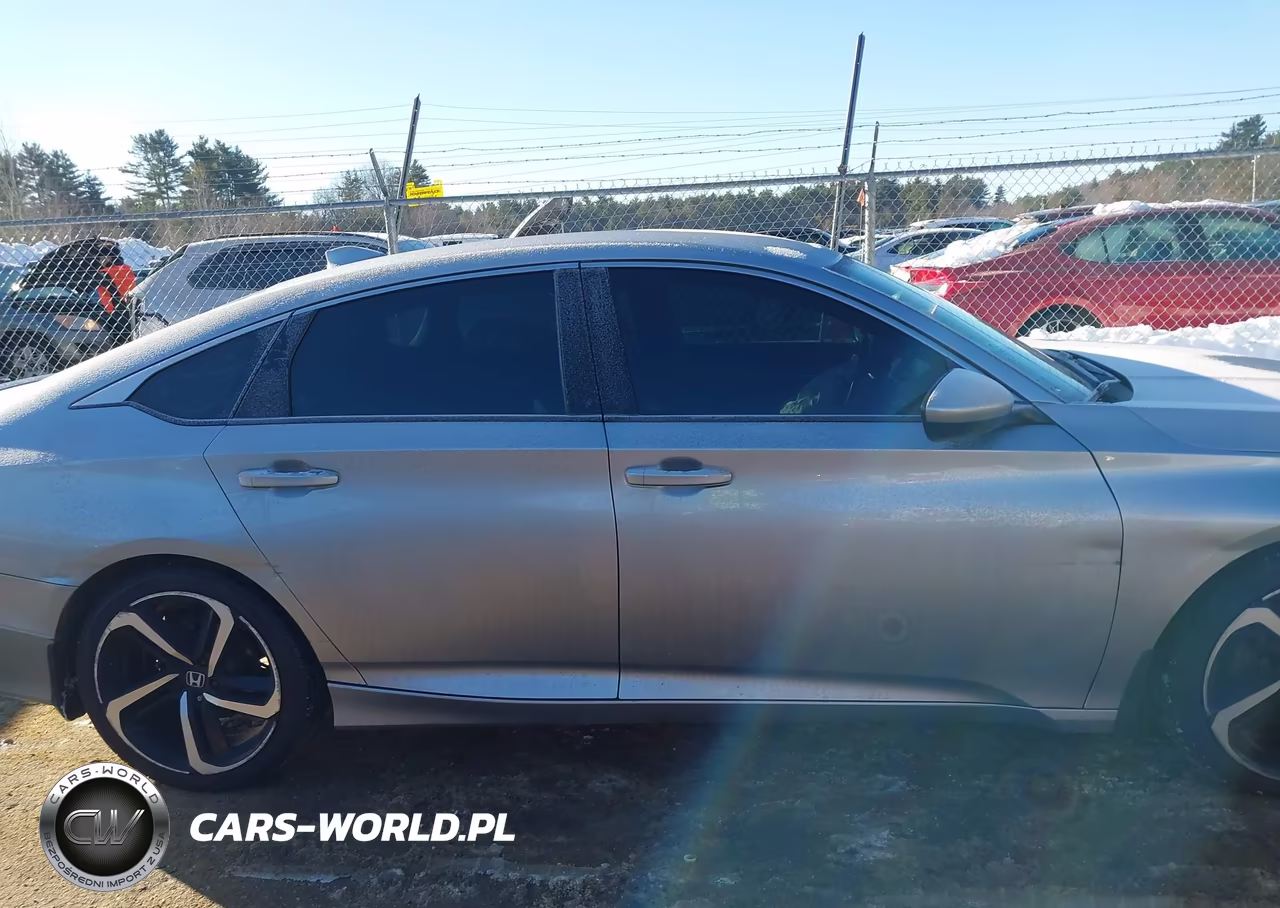 2018 Honda Accord Sport VIN:1HGCV1F32JA202972 - 13