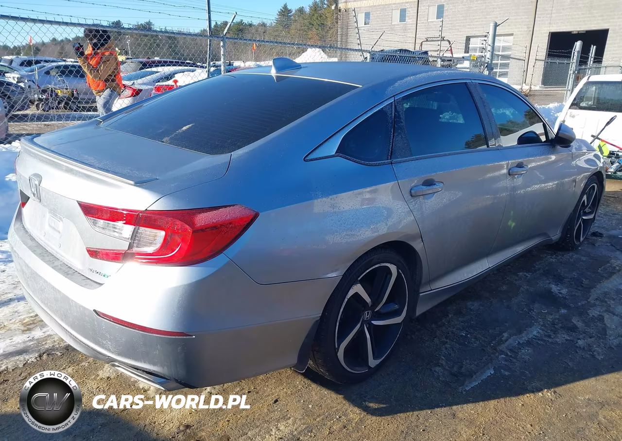 2018 Honda Accord Sport VIN:1HGCV1F32JA202972 - 4