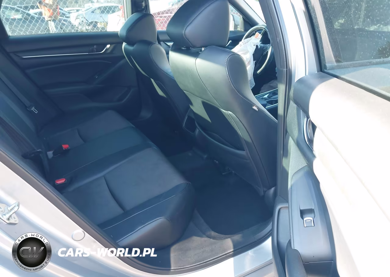2018 Honda Accord Sport VIN:1HGCV1F32JA202972 - 8