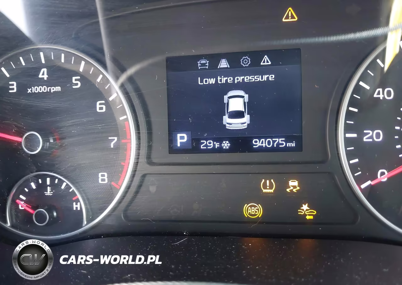 2019 Kia Optima Lx VIN:5XXGT4L34KG348579 - 16