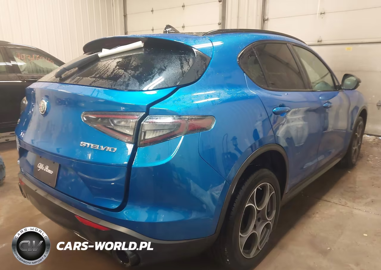 2025 Alfa Romeo Stelvio Sprint Awd VIN:ZASPAKAN8S7D96715 - 4