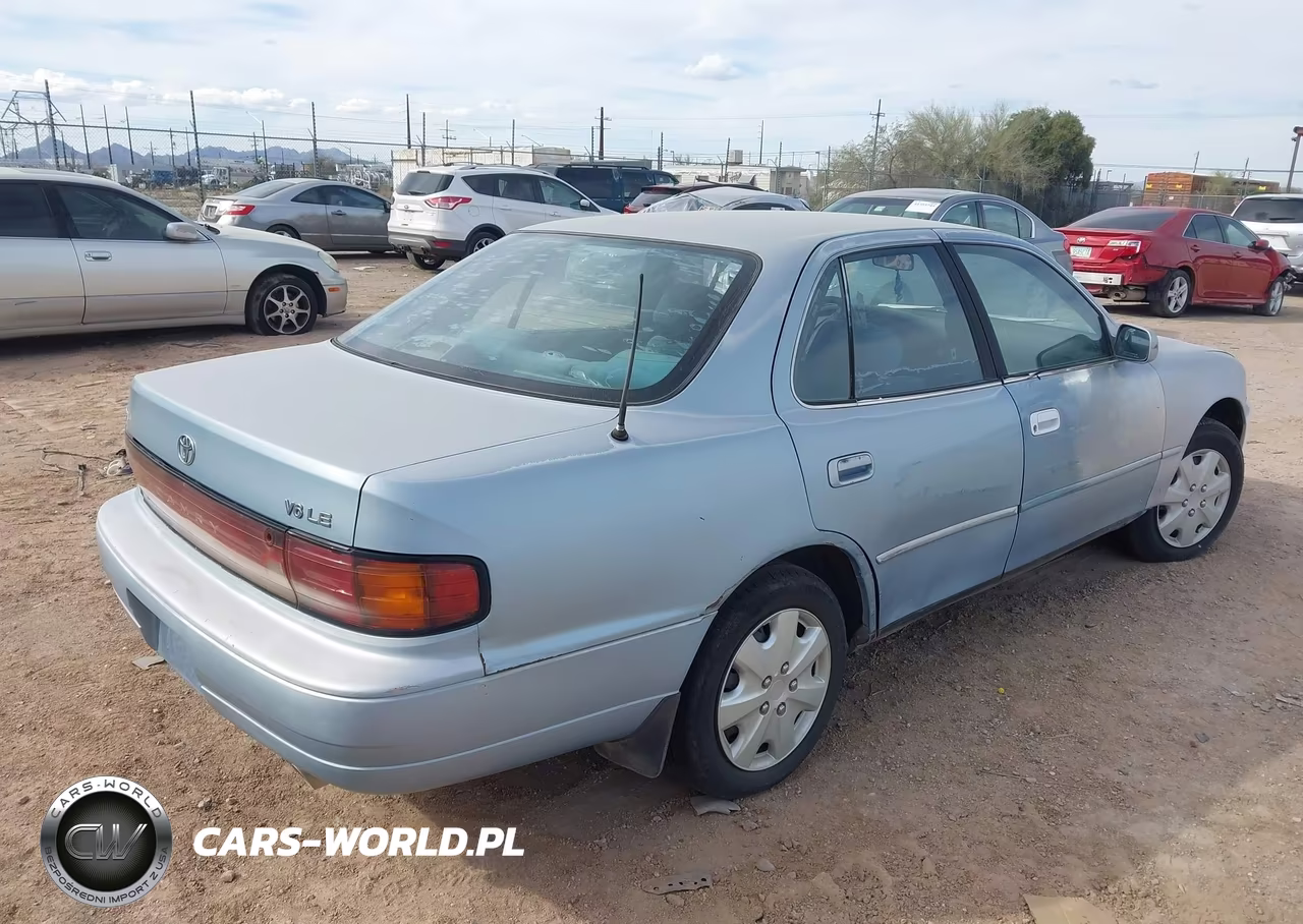 1993 Toyota Camry Le VIN:4T1VK12E5PU098942 - 4