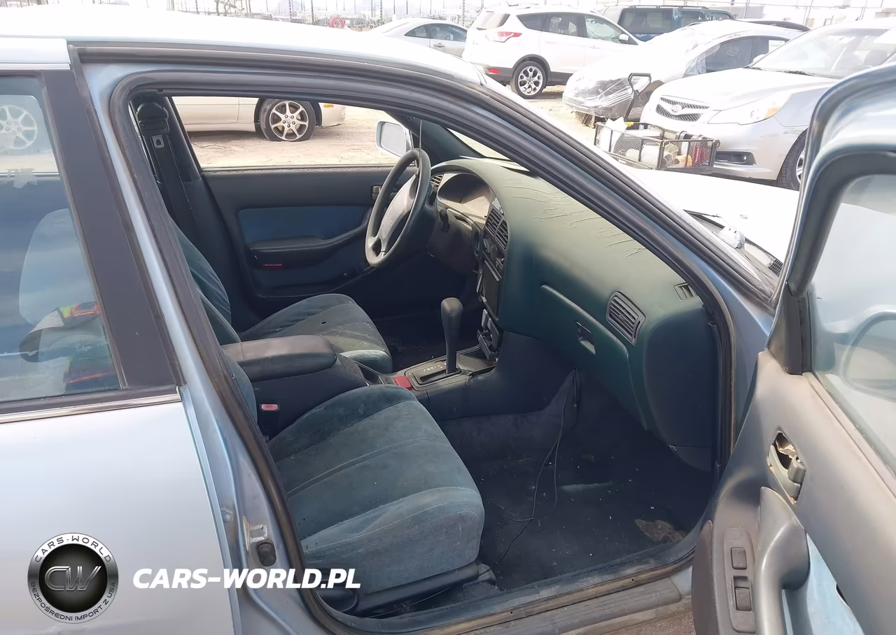 1993 Toyota Camry Le VIN:4T1VK12E5PU098942 - 5