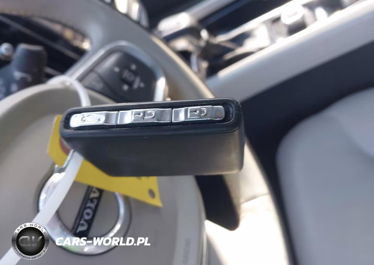2018 Volvo Xc60 T6 Momentum VIN:YV4A22RK2J1022010 - 11