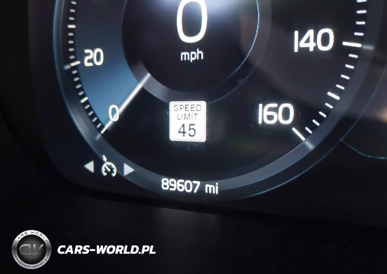 2018 Volvo Xc60 T6 Momentum VIN:YV4A22RK2J1022010 - 15