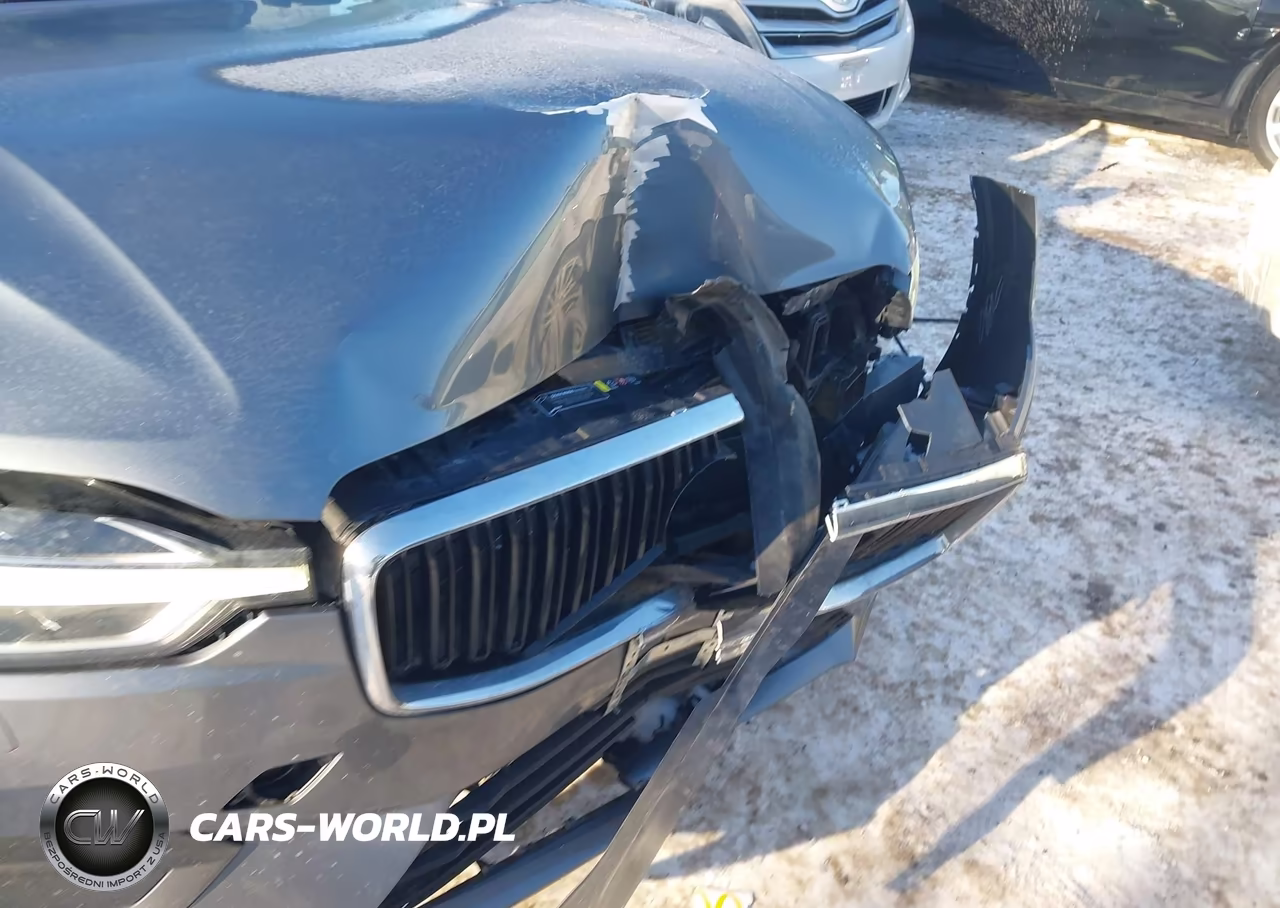 2018 Volvo Xc60 T6 Momentum VIN:YV4A22RK2J1022010 - 17