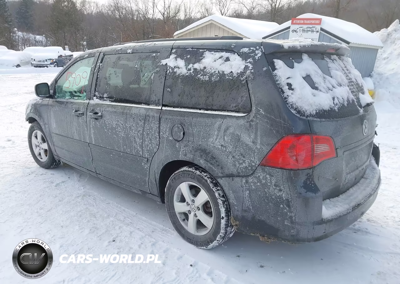 2011 Volkswagen Routan Se VIN:2V4RW3DG5BR695637 - 3