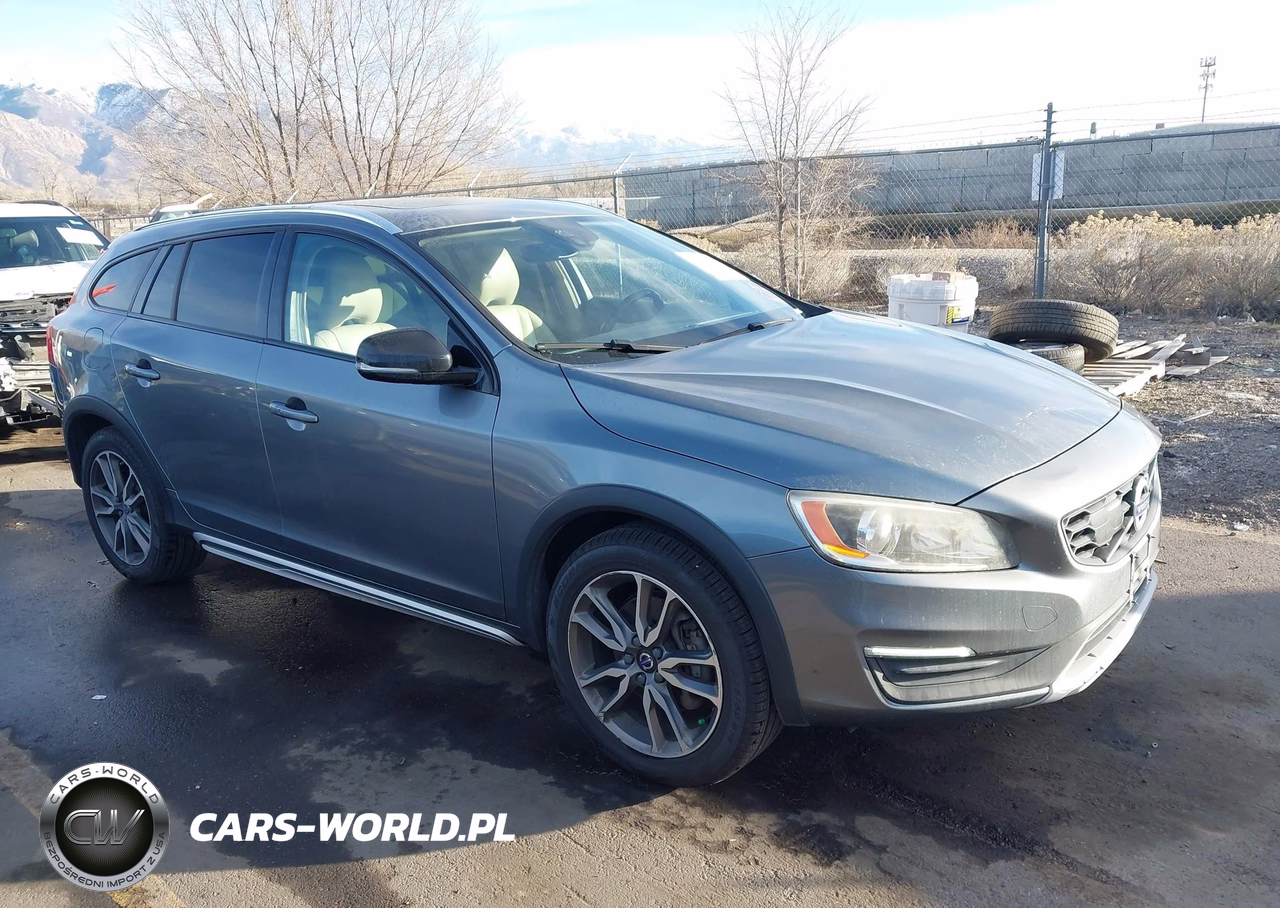 2017 Volvo V60 Cross Country T5