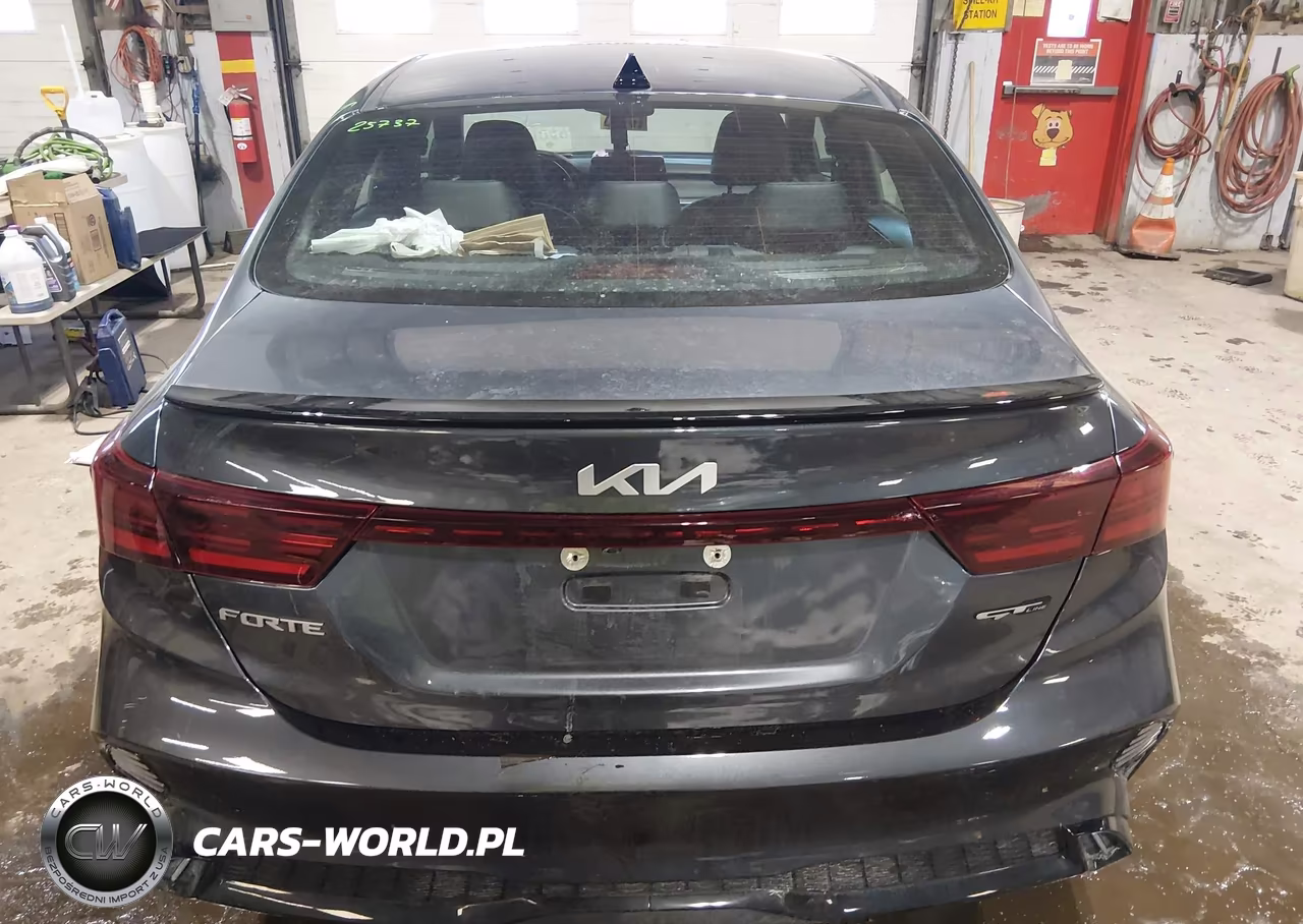 2023 Kia Forte Gt-Line VIN:3KPF54AD5PE563227 - 17