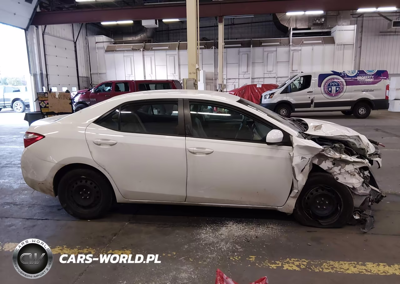 2016 Toyota Corolla Le VIN:5YFBURHE9GP478371 - 13