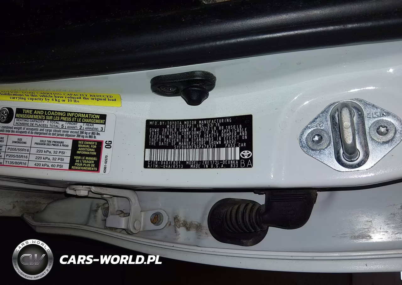 2016 Toyota Corolla Le VIN:5YFBURHE9GP478371 - 9