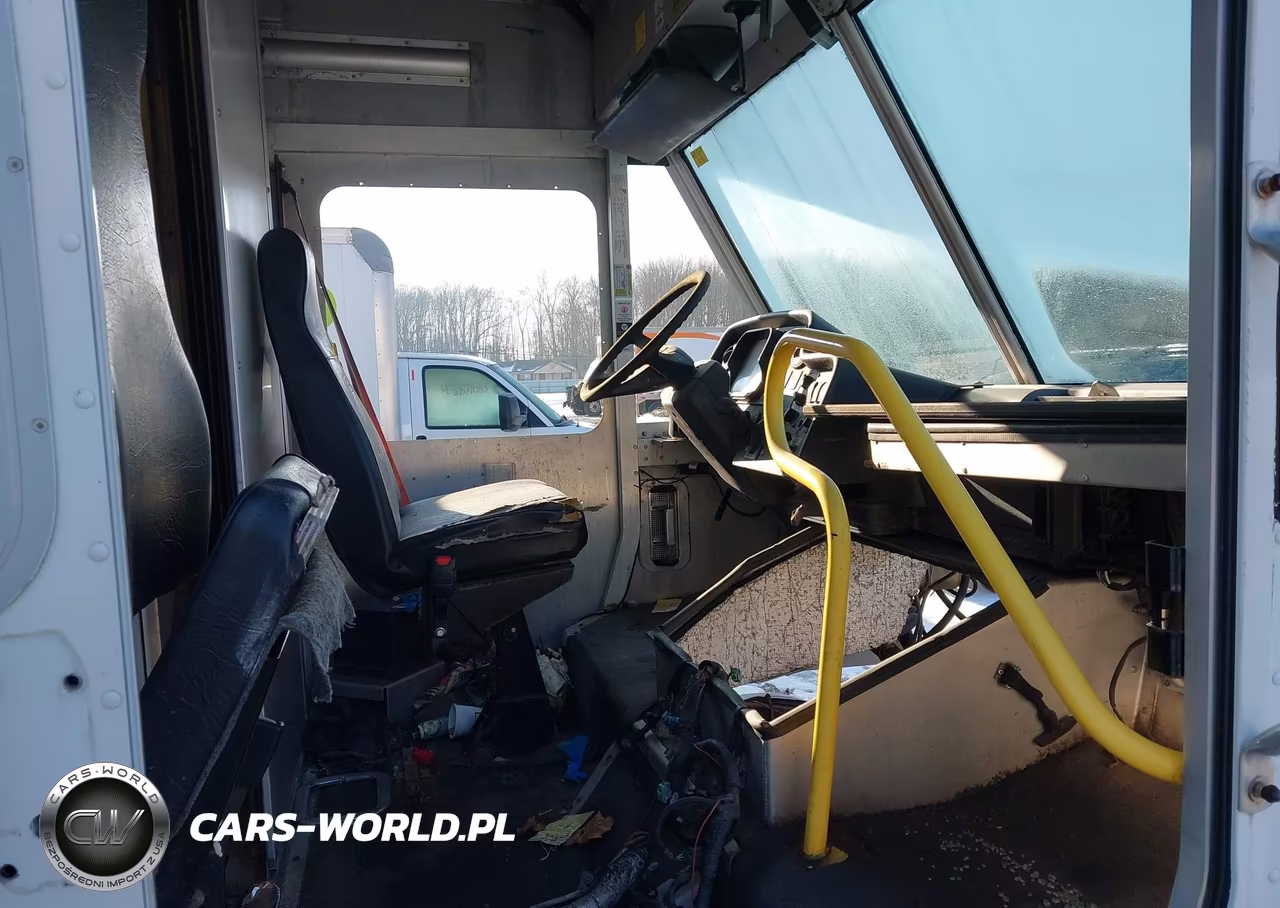 2012 Freightliner Chassis M Line Walk-In Van VIN:4UZAC3DV4CCBN1752 - 7