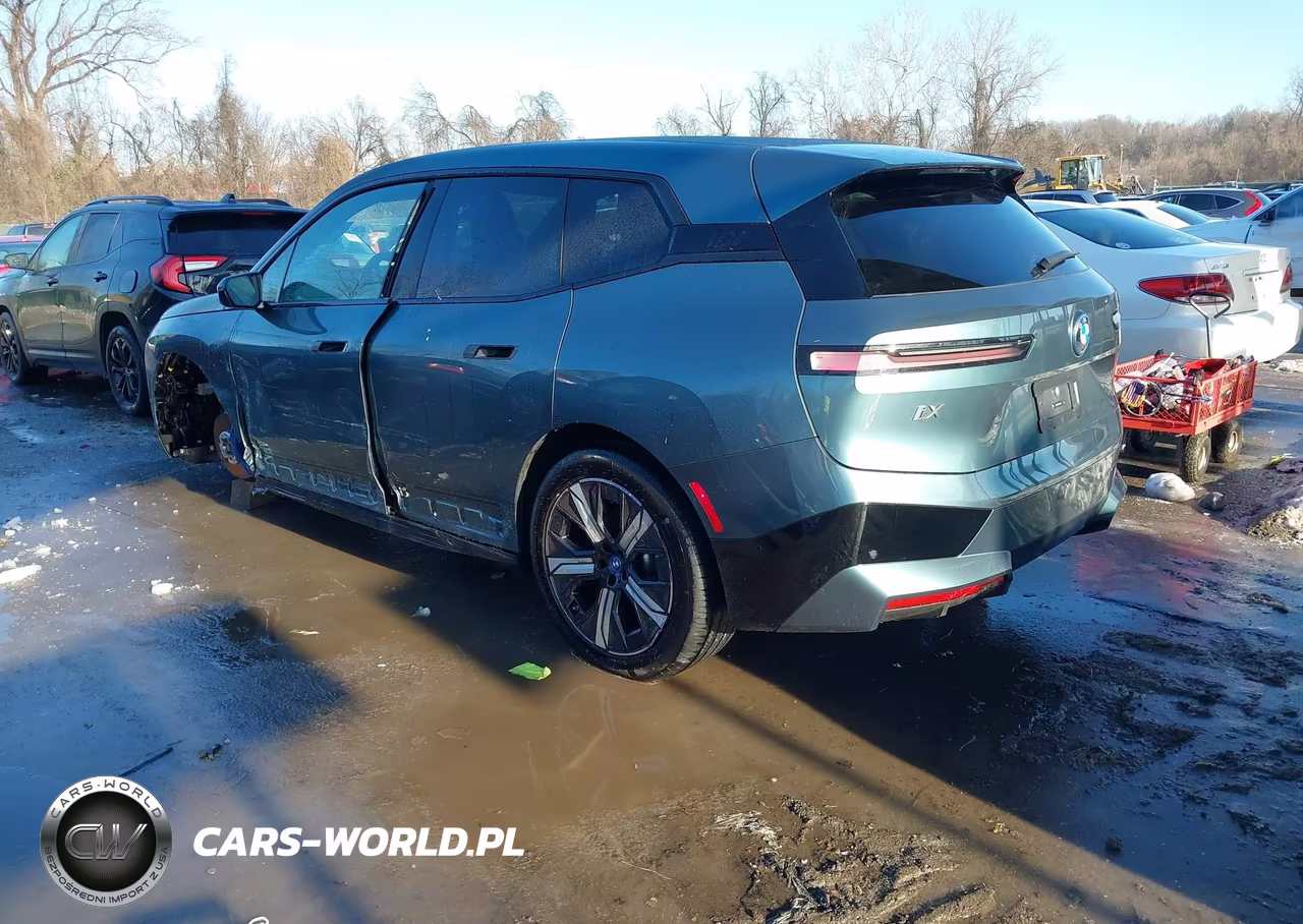 2024 BMW Ix xDrive50 VIN:WB523CF06RCP02999 - 3