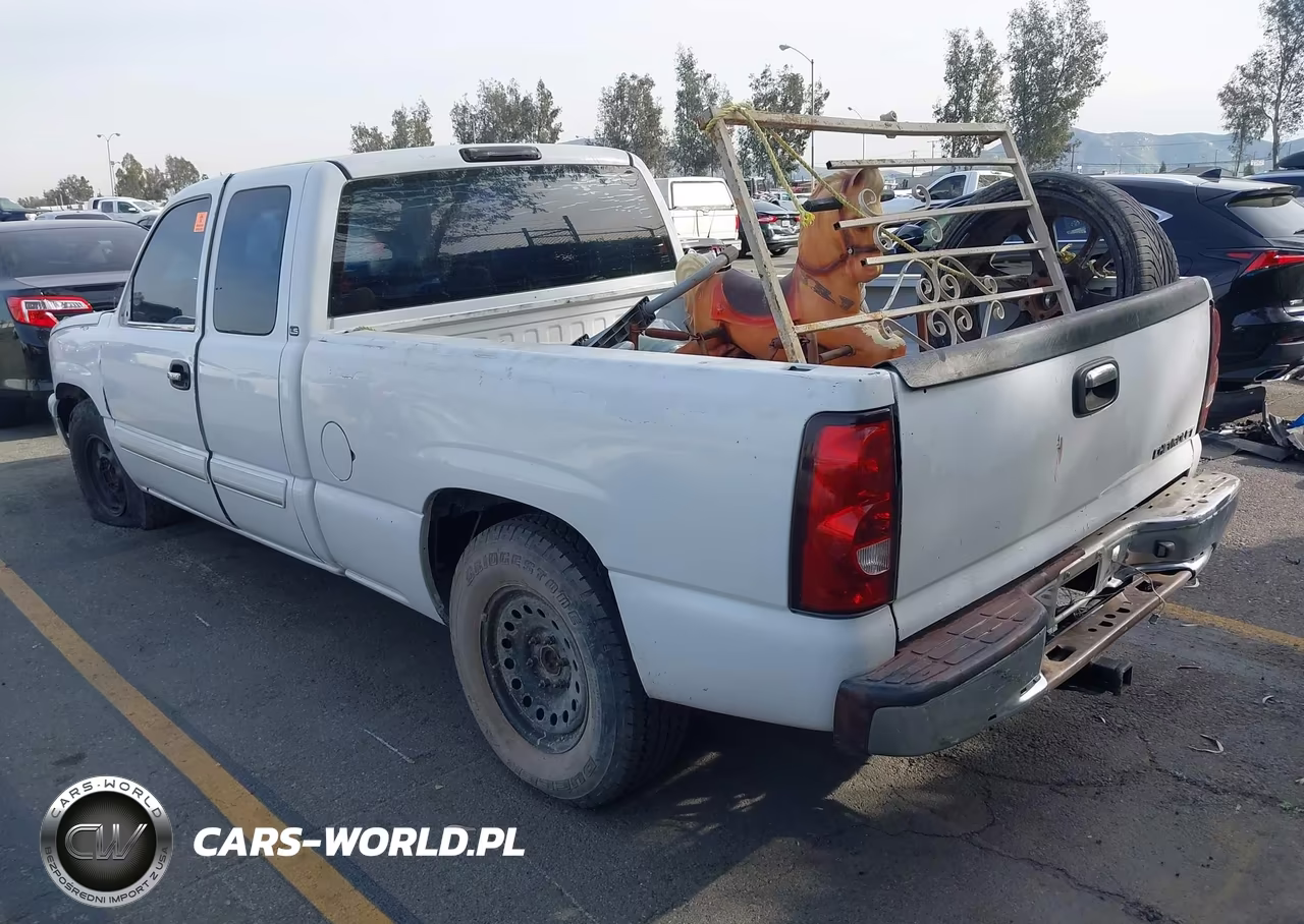 2004 Chevrolet Silverado 1500 Ls VIN:2GCEC19V441105572 - 3