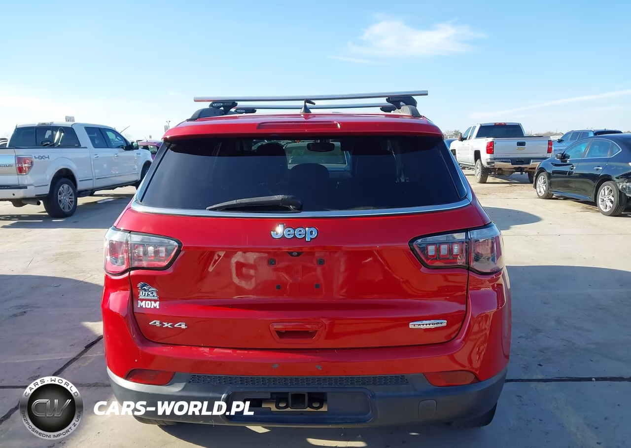 2017 Jeep New Compass Latitude 4X4 VIN:3C4NJDBB3HT681813 - 17