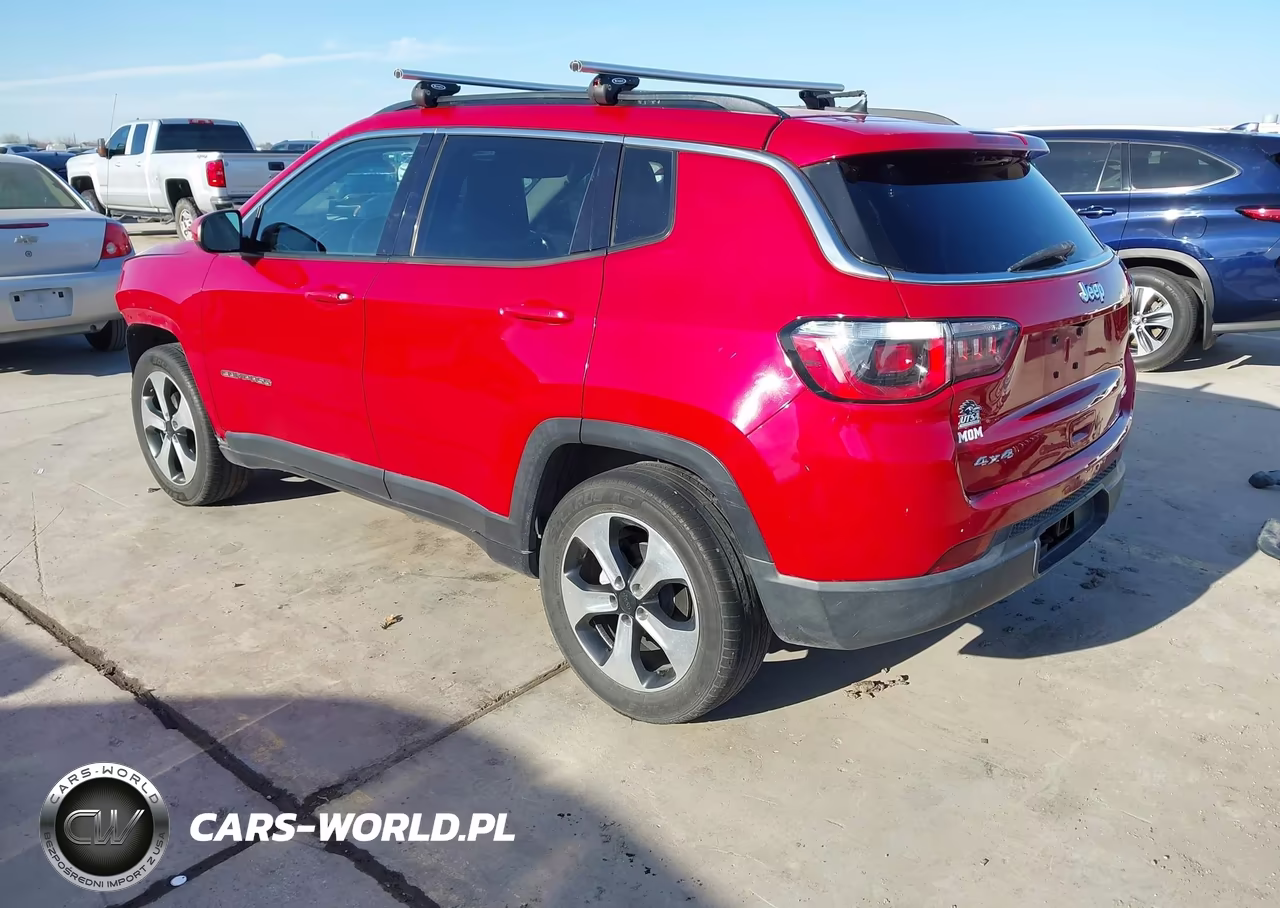 2017 Jeep New Compass Latitude 4X4 VIN:3C4NJDBB3HT681813 - 3