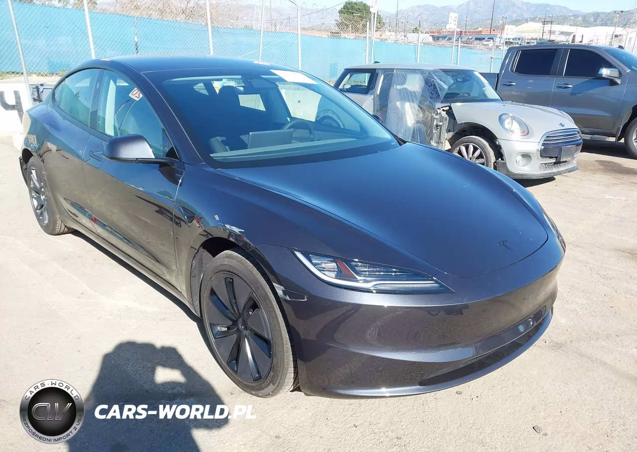 2026 Tesla Model 3 Premium Rear-Wheel Drive-Standard Rear-Wheel Drive – zdjęcie 1 z 19