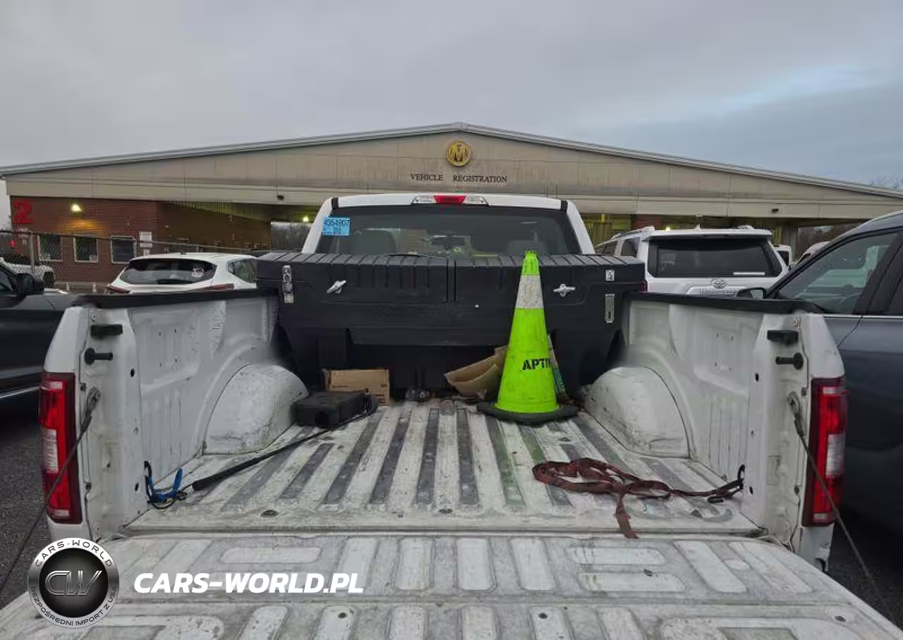 2018 Ford F-150 Xl VIN:1FTMF1CB9JKD86233 - 10