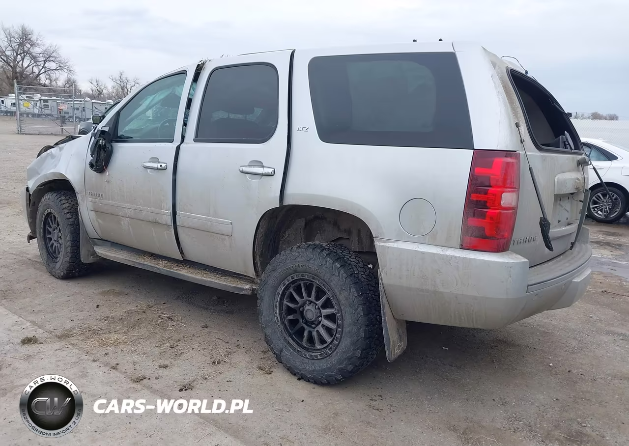 2011 Chevrolet Tahoe Ltz VIN:1GNSKCE01BR244713 - 3
