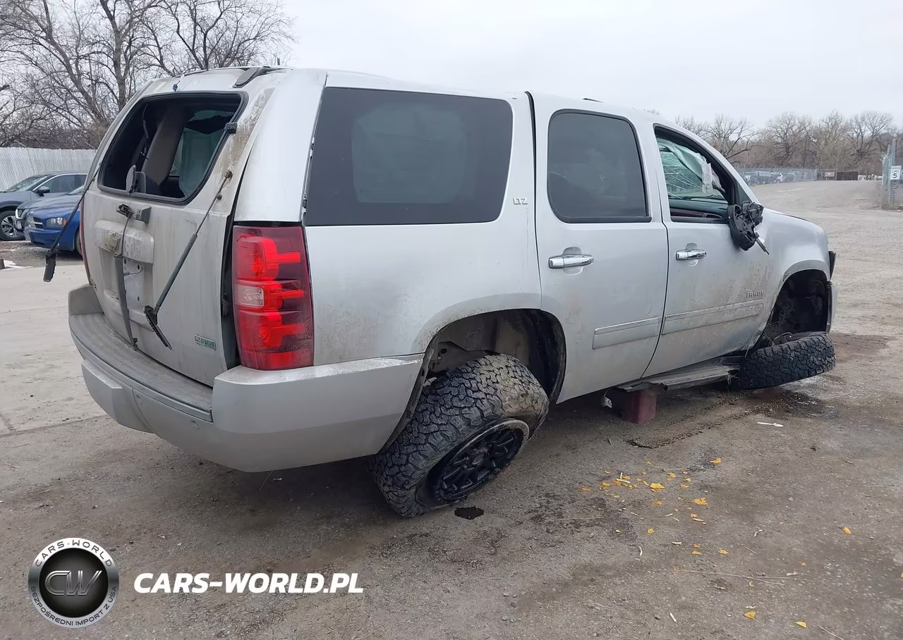 2011 Chevrolet Tahoe Ltz VIN:1GNSKCE01BR244713 - 4