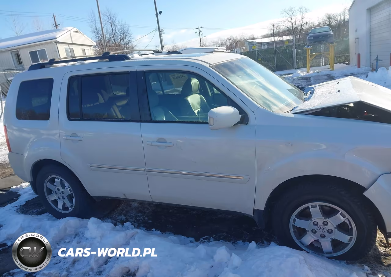 2011 Honda Pilot Touring VIN:5FNYF4H98BB096878 - 12