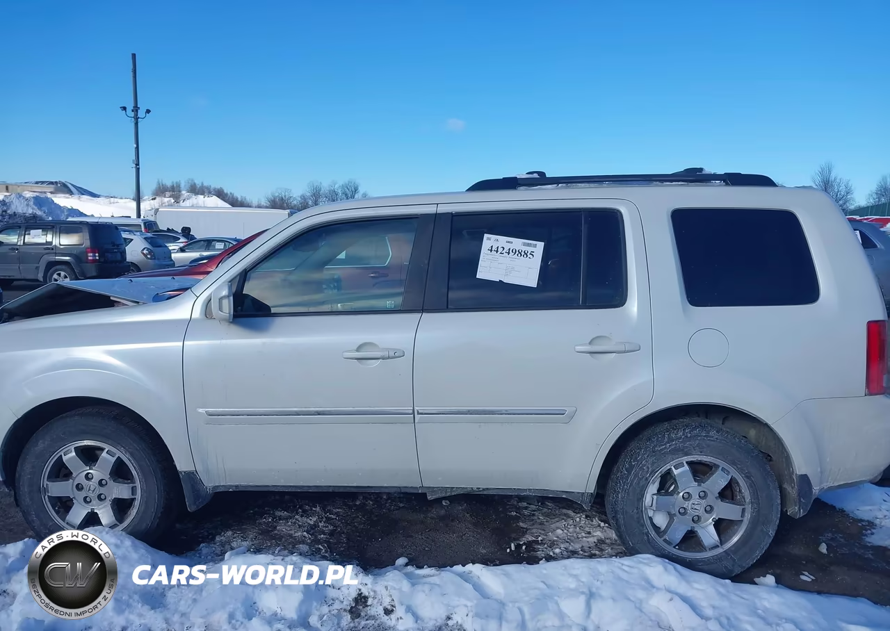 2011 Honda Pilot Touring VIN:5FNYF4H98BB096878 - 13