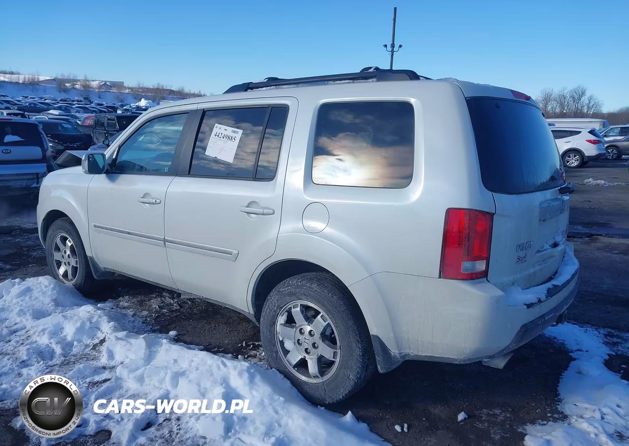 2011 Honda Pilot Touring VIN:5FNYF4H98BB096878 - 3