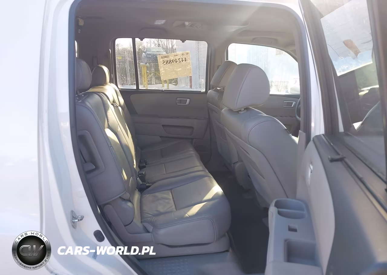 2011 Honda Pilot Touring VIN:5FNYF4H98BB096878 - 8