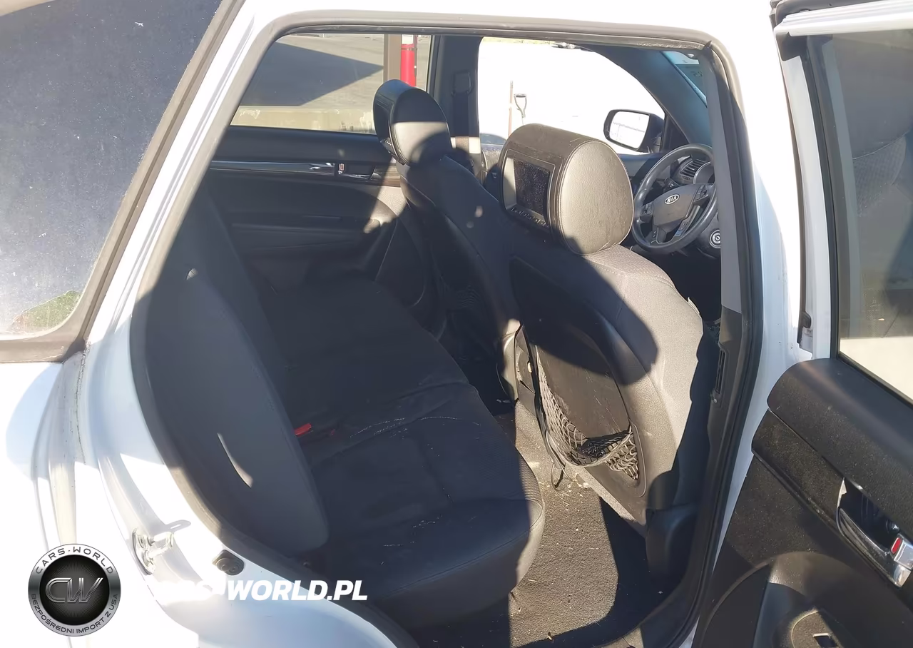 2011 Kia Sorento Lx VIN:5XYKT4A10BG124992 - 8
