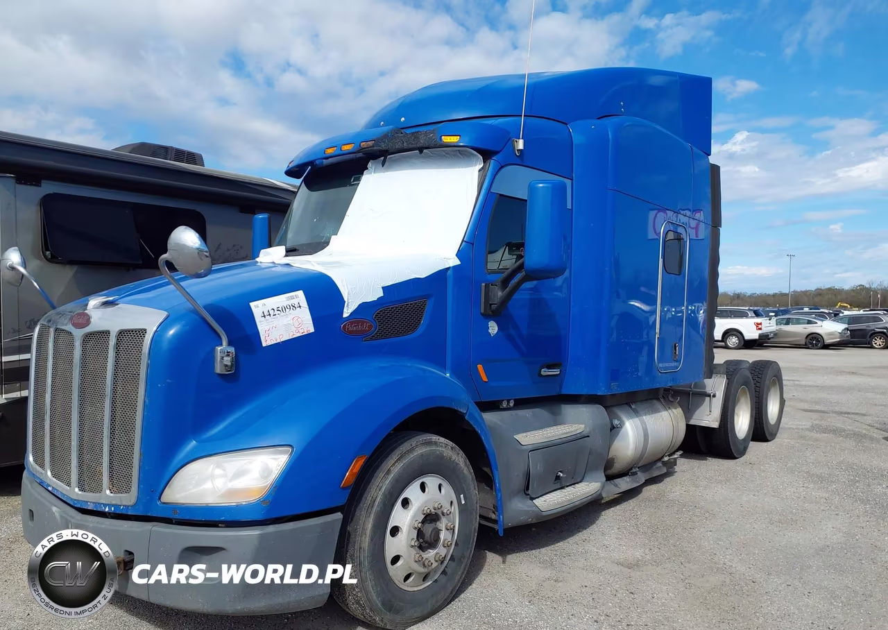 2017 Peterbilt 579 VIN:1XPBDP9X3HD357911 - 2