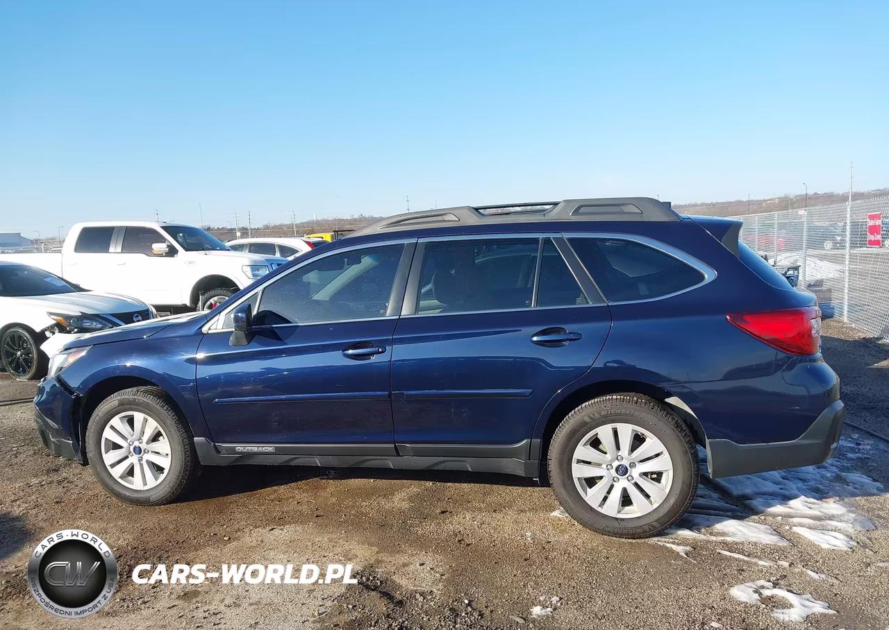 2018 Subaru Outback 2.5I Premium VIN:4S4BSACC1J3324178 - 14