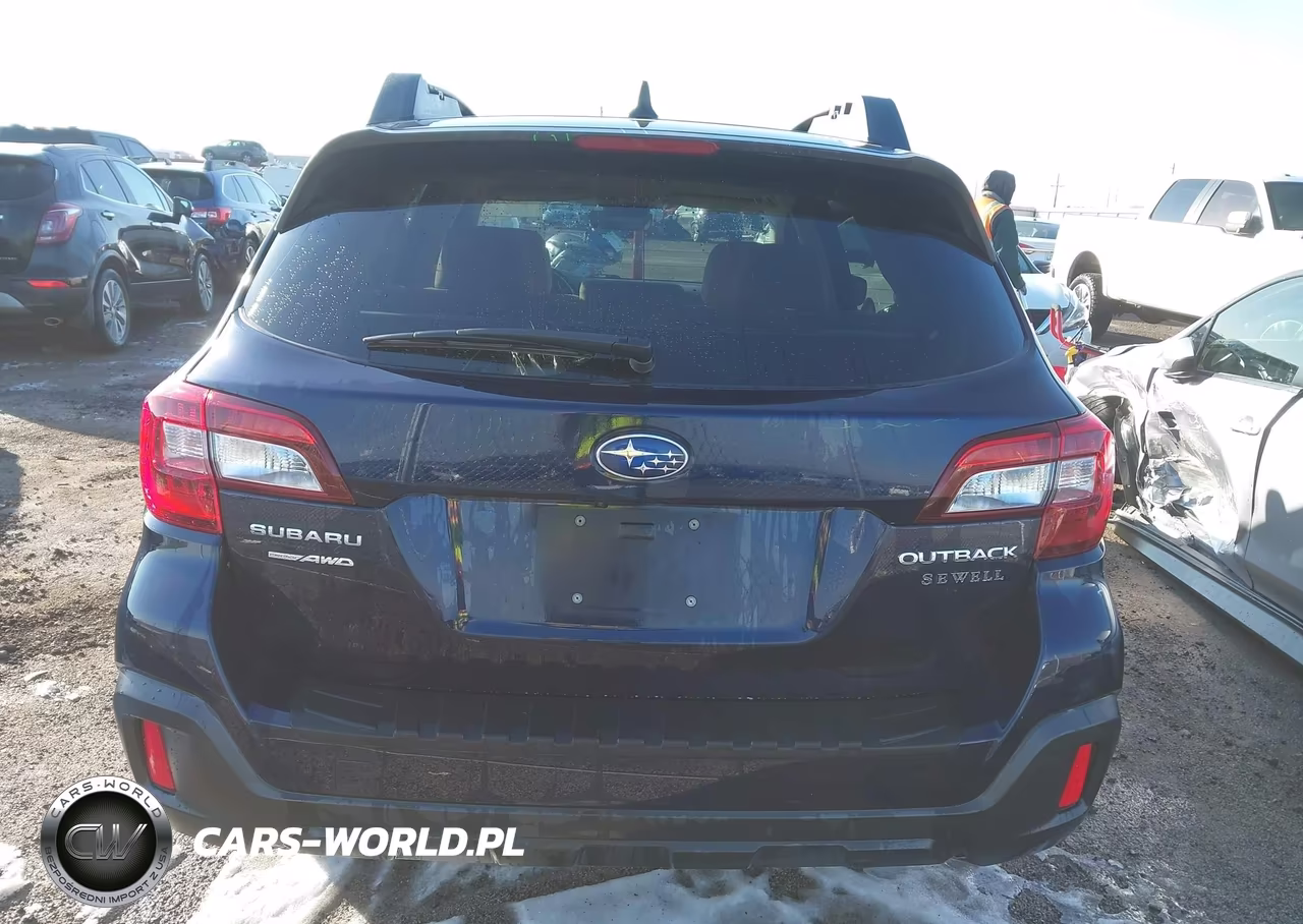 2018 Subaru Outback 2.5I Premium VIN:4S4BSACC1J3324178 - 16